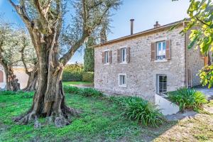 Private Villa with Pool for 10 Guests in Cannes-Mougins