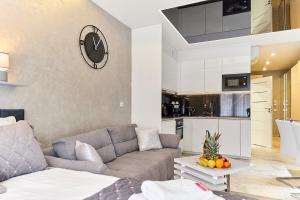 Golden Hour Apartments- Kormoran