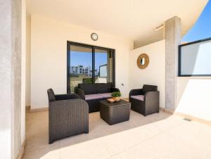 Exquisito by Edeal HOMES