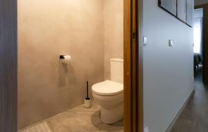 Spacious 2BR in Yacht Club Sauna and Great Views