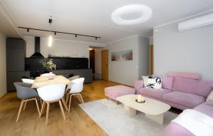 Yacht Club 2BR Apartment near Pärnu beach, Sauna, Free Parking