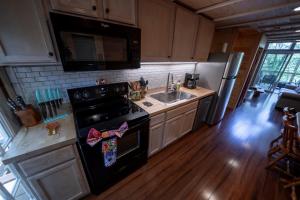 Whimsical A-Frame Secluded Feel, Close to Town