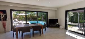 Luxurious air-conditioned 3-bedroom villa with swimming pool and garden