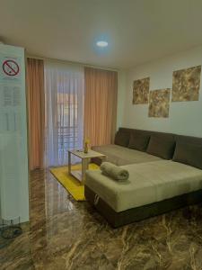 Prenoćište SILVER LUX Srebrno Jezero