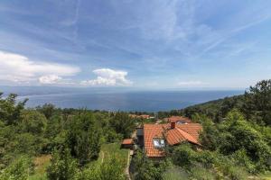 Apartment with heated pool Jacuzzi sea view