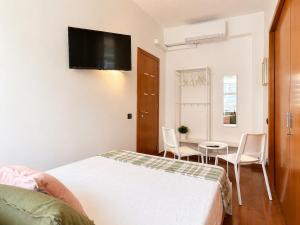 Celebrity Home, Central Bari