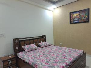 Villa Castle INN , Rajpur Road,