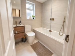 Promo Rate - Queens Park Apt with Garden near Notting Hill & Little Venice by Staylio London
