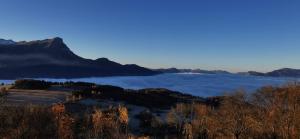 Vue panoramique sur les montagnes de Serre-Ponçon