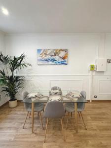 La Perle dAntibes beach and port 300 m away