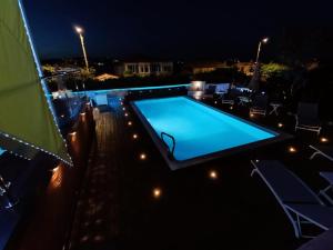 Superbe Villa 5 étoiles PresquÎle de Giens la Madrague Rita la Villa dOr vue mer piscine