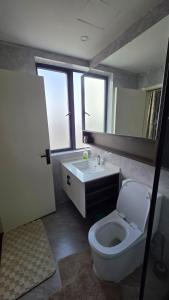 Perfect 2 bedroom with amenities by Truvalor
