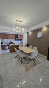 Perfect 2 bedroom with amenities by Truvalor