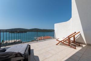 Apartments Tisno View
