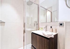 Nestor&Jeeves -STUDIO JULIE- Central Nice, AC, Walk to beach