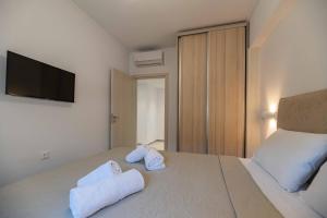 Helios Retreat Apartments 1