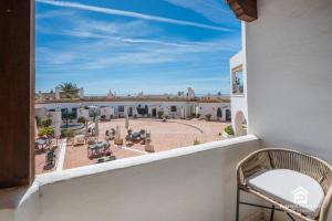 Puerto Cabopino Retreat | Sunny Terraces & Pool