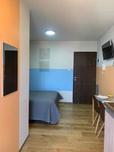 Studio Open, Paraiso Suites