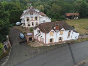 Gîte "fils de laine" Piscine chauffée interieure et Sauna ouverts toute lannée