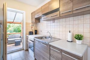 Close to Airport - Free Parking - Balcony - Simple