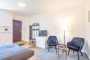 Airport Nearby - Free Parking & Easy Transit