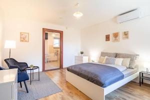 Airport Nearby - Free Parking & Easy Transit