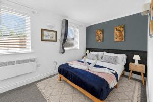 Boutique Bungalow • Excellent Location • Driveway Parking • Fast Wifi • Yoko Property