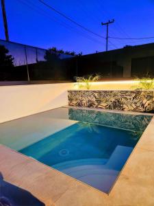 Black Diamond Airport Luxury Pool Suites