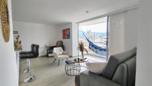 Luxurious apartment, convenient location near clinics