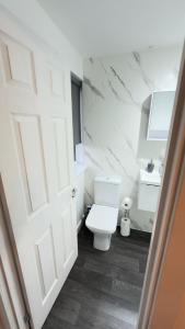 Suite 2 En-suite Room with Double Bed