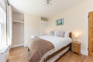 City Centre, River views, Sleeps 5, Free Parking