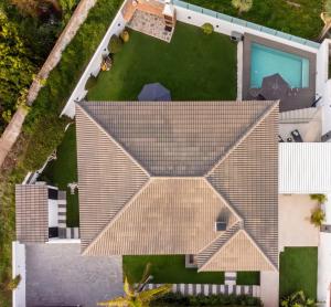Villa Brisamar mit Meerblick und beheiztem Pool