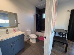 Blue Central Stay Near USC, BMO Stadium & Downtown LA