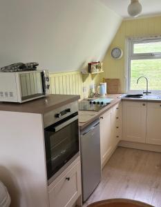 Helens Quiet Corner Lodge Peaceful Stay with Lovely Views