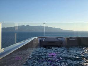 Elite Sea View Jacuzzi Penthouses