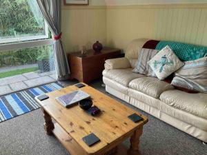 Helens Quiet Corner Lodge Peaceful Stay with Lovely Views