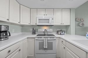 Birds Nest Ocean View Condo w Balcony