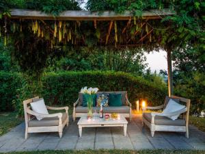 Villa in Tuscany with Stunning Valley Views