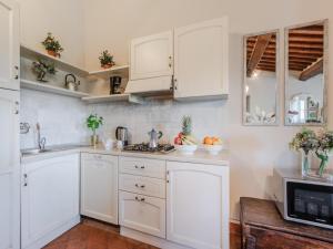 First-floor apartment with private garden