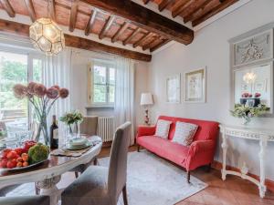 Ground-floor apartment with shared pool