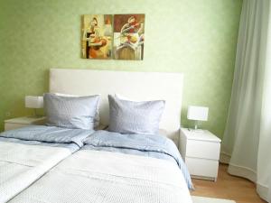 Business 2-Room Stay - 4 Beds I 100m to Conti I 250m to Metro I 20 min direct to Messe