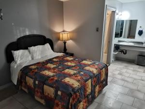 Chaparral Inn