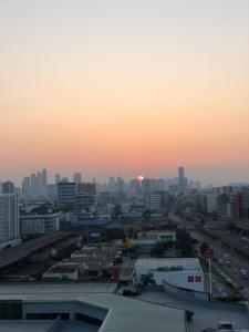 Shell Residences MOA Pasay