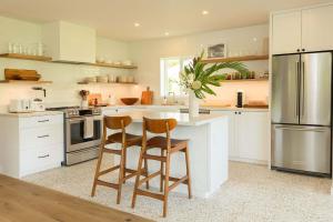 Cottage Four - Luxury Riverfront Stay on Kauai