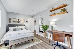 4 min from UCR, 3 bedrooms, 2 bath, newly renovated, academic loft