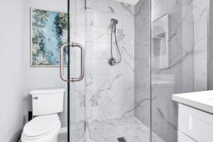 4 min from UCR, 3 bedrooms, 2 bath, newly renovated, academic loft
