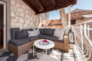 3 bedrooms 3 bathrooms with sea view and terrace