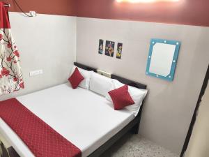 Hotel Jyothi Kumar Royal New Ac,Non ac Srikalahasti Temple