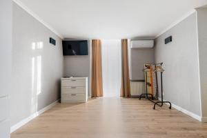 18 Deribasivska Street Jacuzzi Apartment