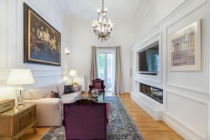 Historic Athens Home with Heated Plunge Pool
